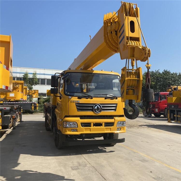 12噸吊車 藍(lán)牌小型吊車 山東吊車廠家