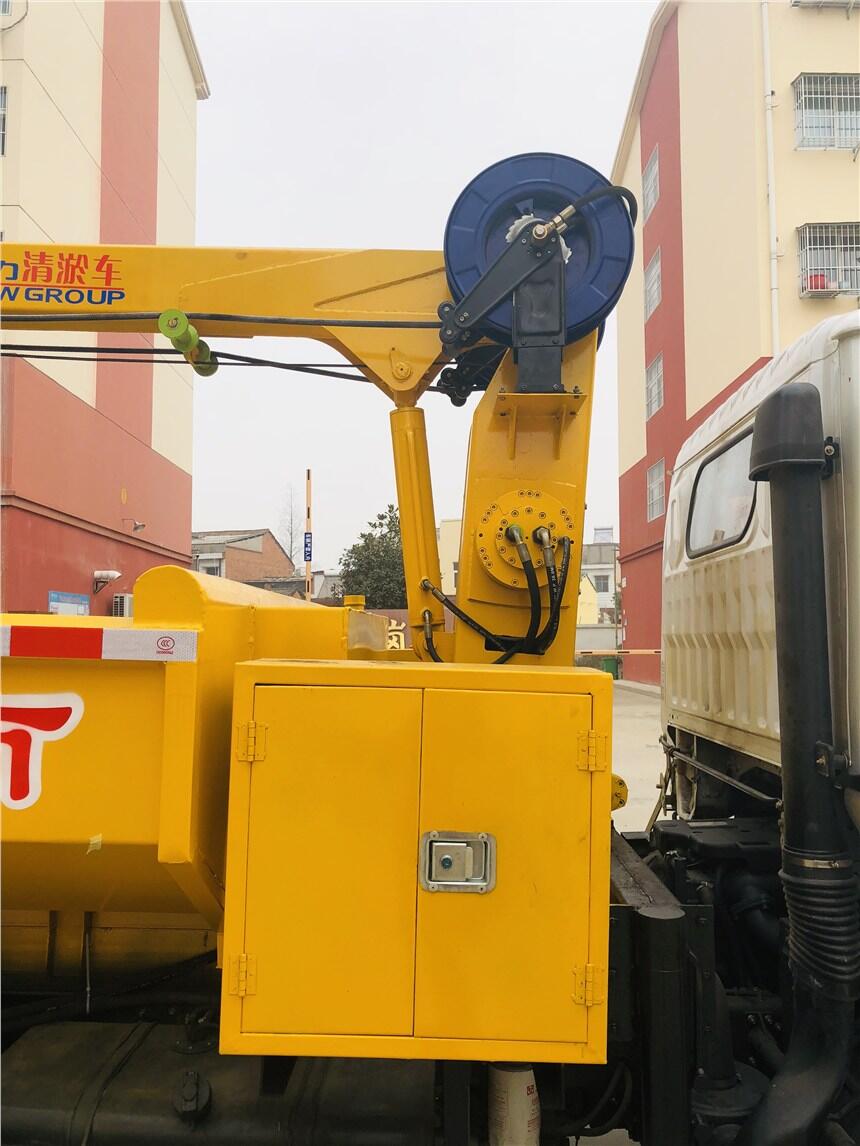 駐馬店地區(qū)進(jìn)口國四清淤車高壓清洗車