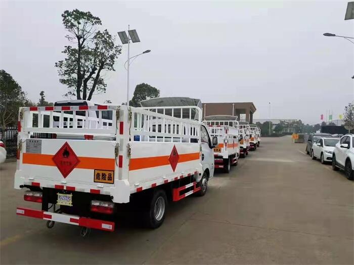 山西晉中危化廂式運輸車-氧氣危險品氣體運輸車槽鋼骨架可加裝液壓尾板