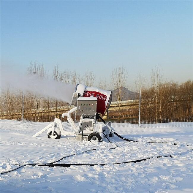 渭南供應(yīng)國產(chǎn)造雪機 冰雪樂園大型造雪機注意事項