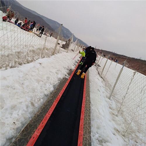 节能耐用雪地输送设备 大运输量魔毯厂家配置结构