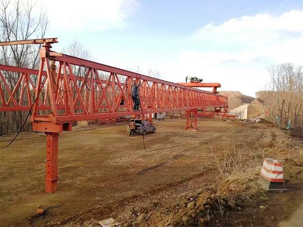 甘肅蘭州架橋機(jī)廠家 120噸公路架橋機(jī)租金