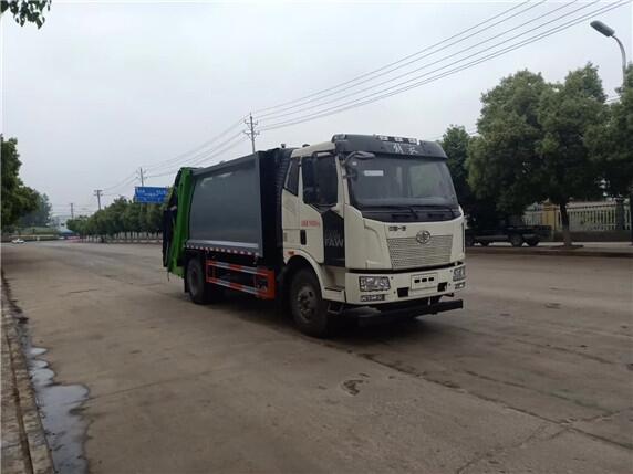 臨沂市側(cè)裝壓縮車8噸,多功能垃圾車廠家垃圾車