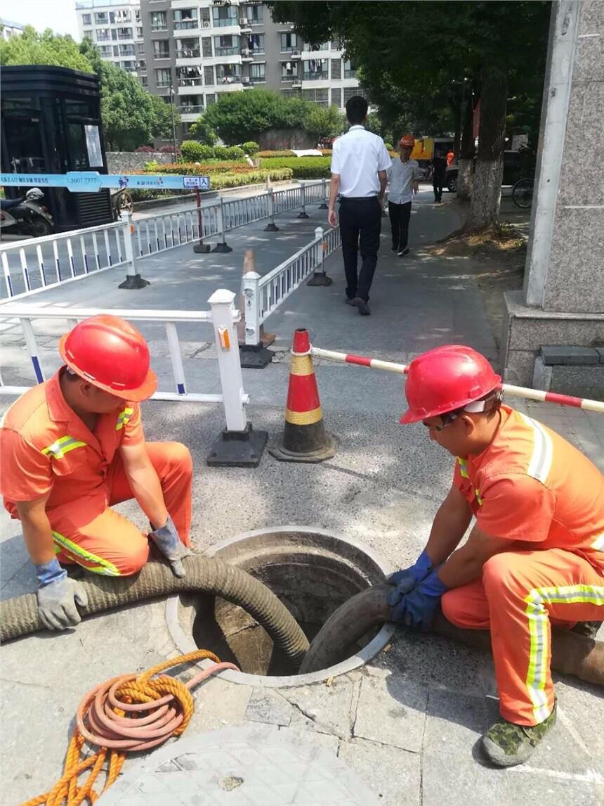 朝陽(yáng)區(qū)十八里店抽化糞池拖污水