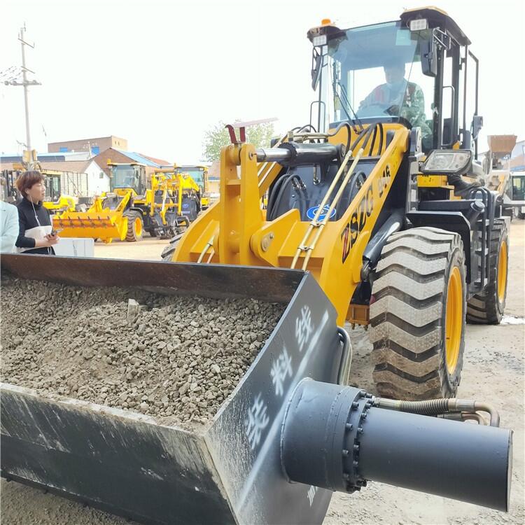 龍工鏟車全自動攪拌機(jī)改裝廠家TO四川成都