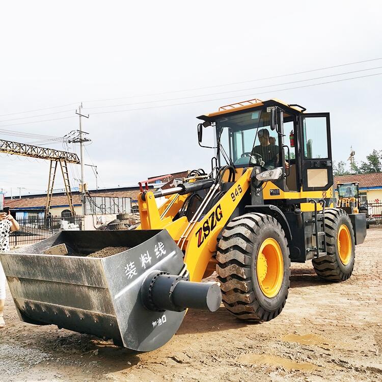 自帶鏟車(chē)混凝土攪拌機(jī)操作視頻 攪拌鏟車(chē)價(jià)格