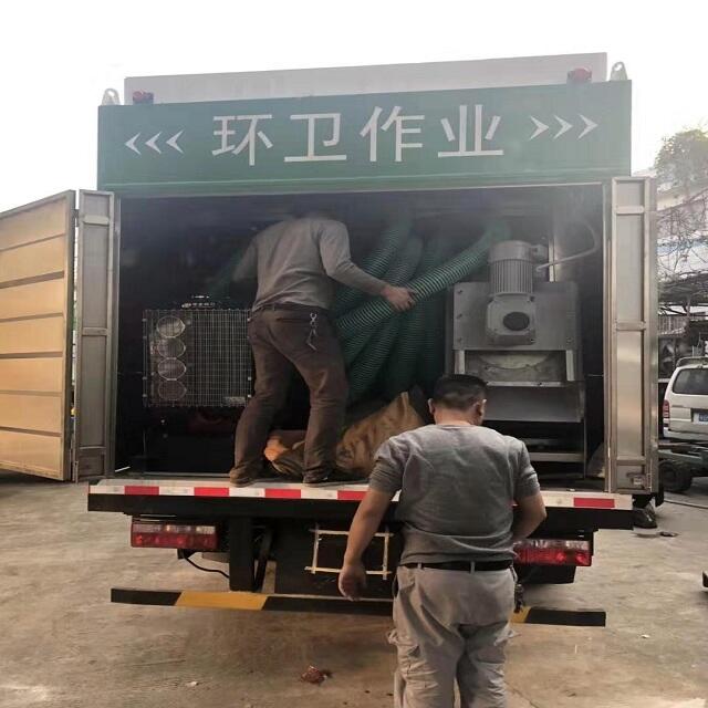 吸糞凈化車(chē)高速服務(wù)區(qū)清理化糞池