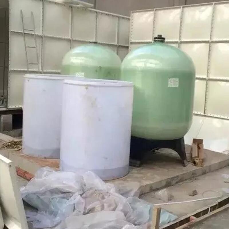 商丘廠家直銷2噸全自動軟水器 鍋爐軟化水設(shè)備離子交換設(shè)備樹脂罐 