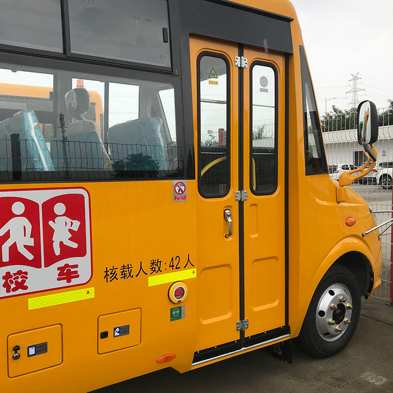 重慶二手校車東風(fēng)42座校車 圖片