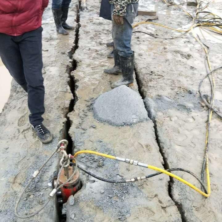  露天矿山开采破裂岩石分裂机视频效果