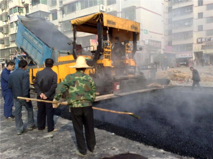 深圳專業(yè)瀝青修路龍崗區(qū)小區(qū)瀝青鋪路