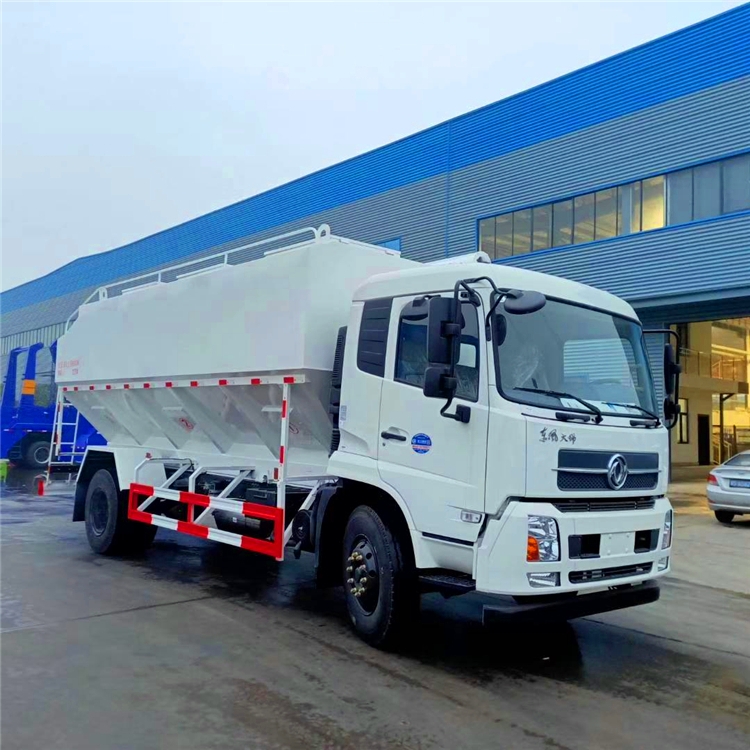 西藏解放散裝飼料運(yùn)輸車車子協(xié)作共贏