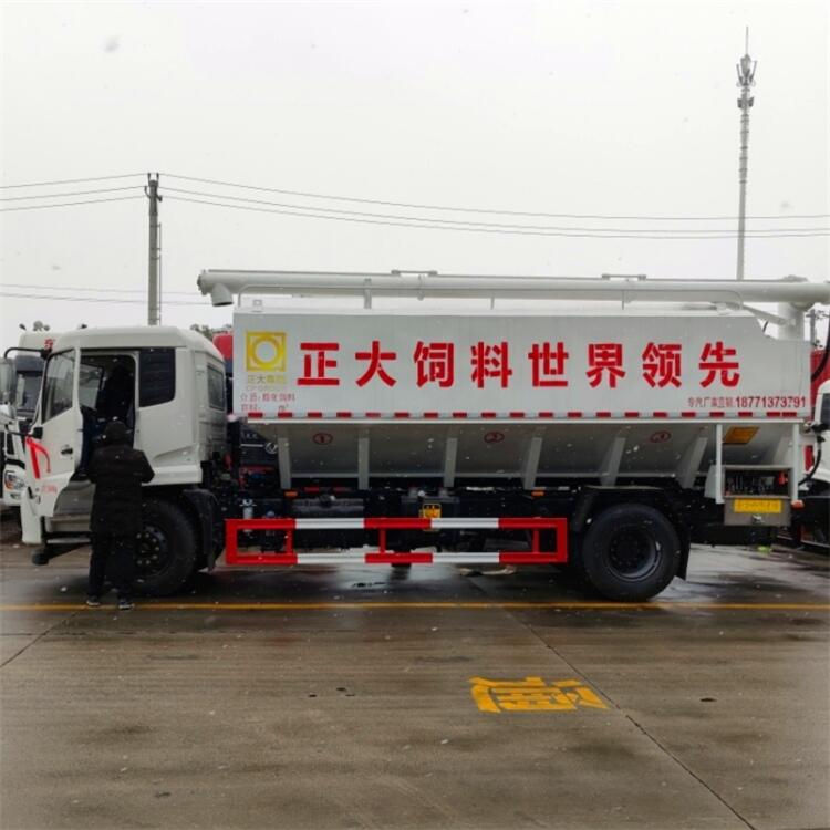 福建解放半掛式散裝飼料車價(jià)格專業(yè)提供