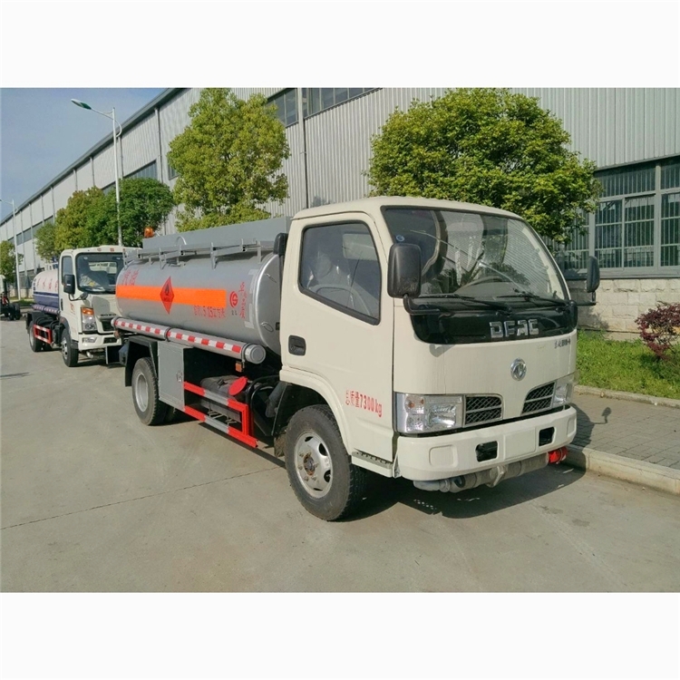 成龍威50噸油罐車(chē)價(jià)格_50噸油罐車(chē)價(jià)格廠家資質(zhì)齊全