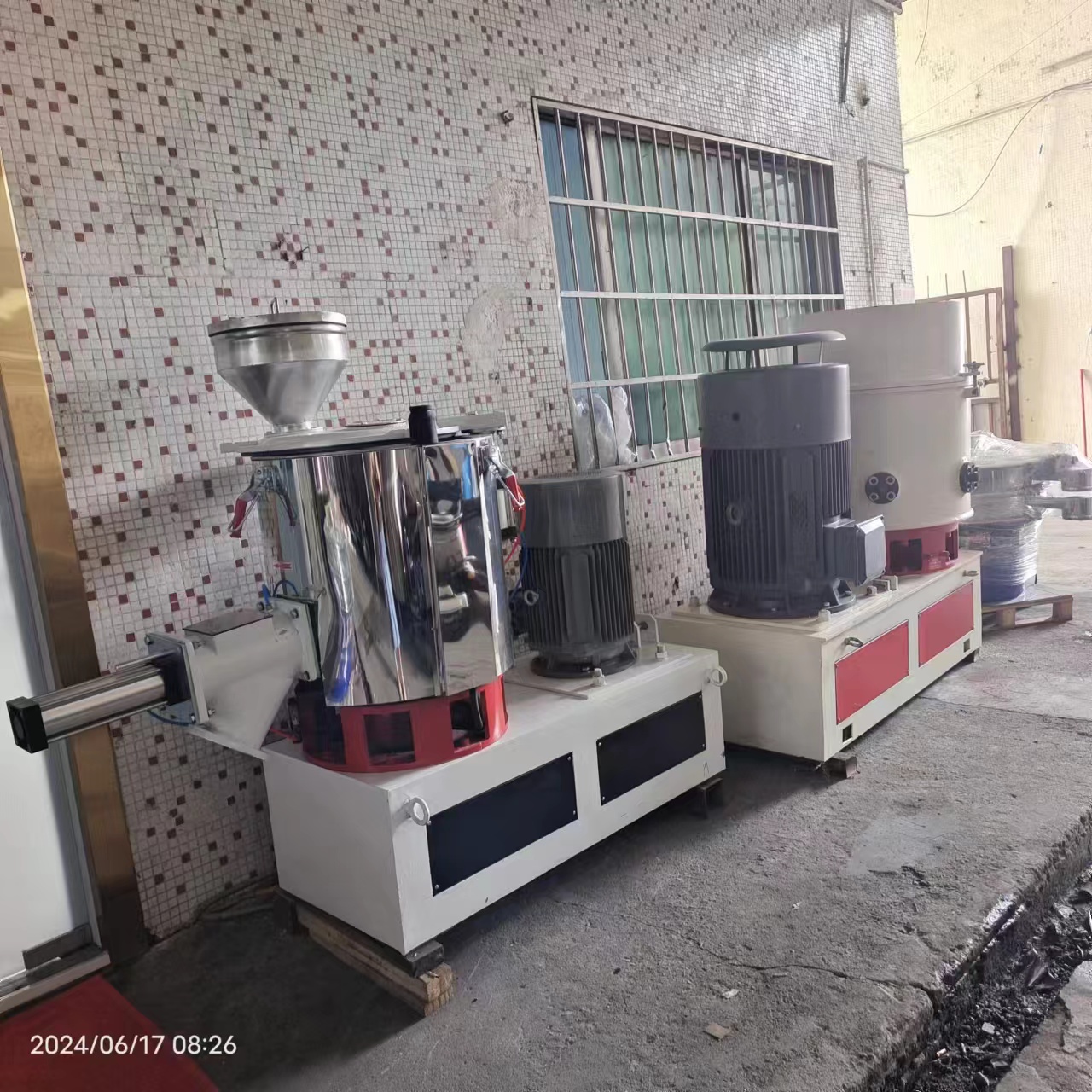 供應(yīng)原料塑料混料機(jī) PVC高速混合機(jī) 不銹 鋼混料機(jī)