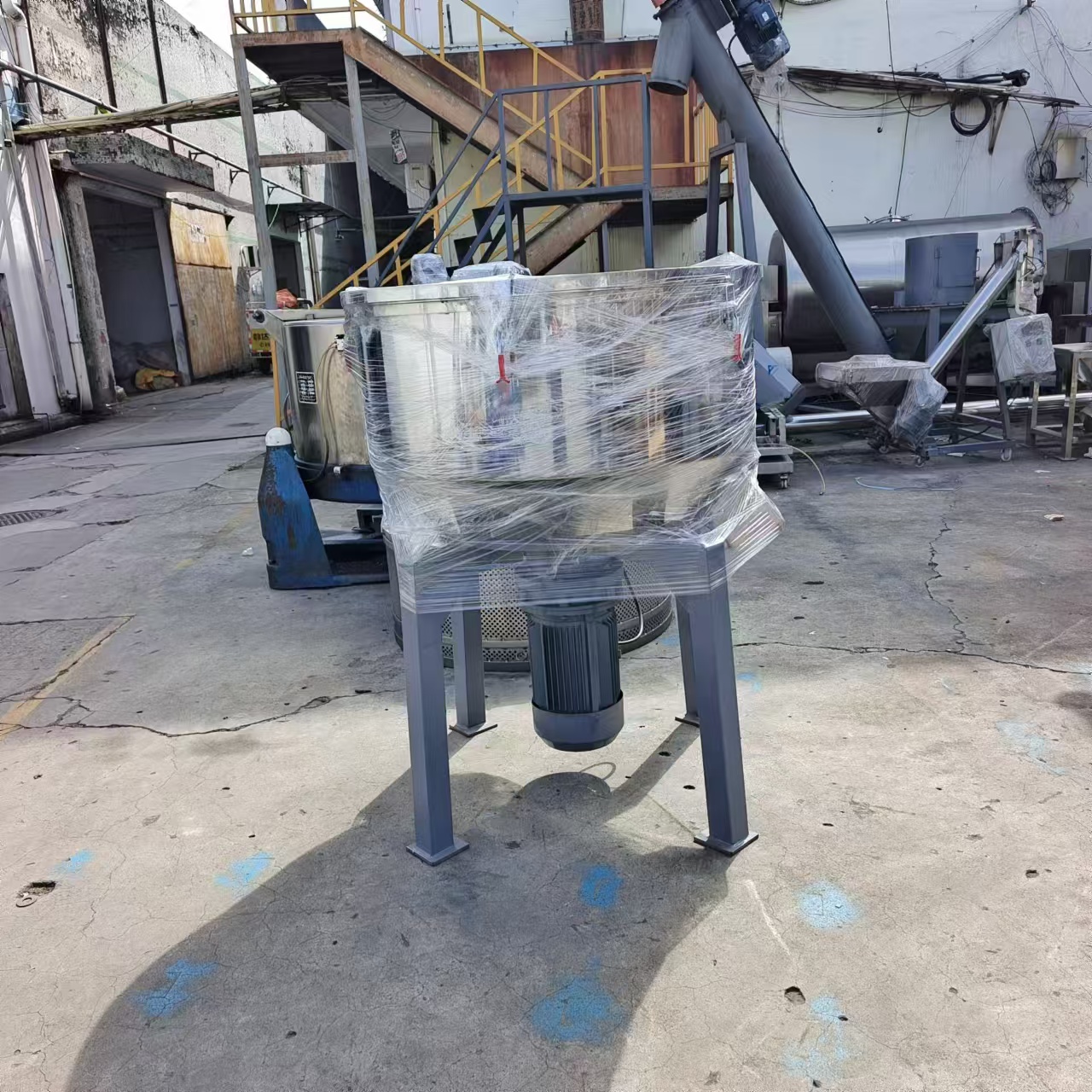 供應(yīng)100公斤塑料攪拌機(jī) 塑料顆粒混料機(jī) 不銹鋼混料攪拌機(jī)