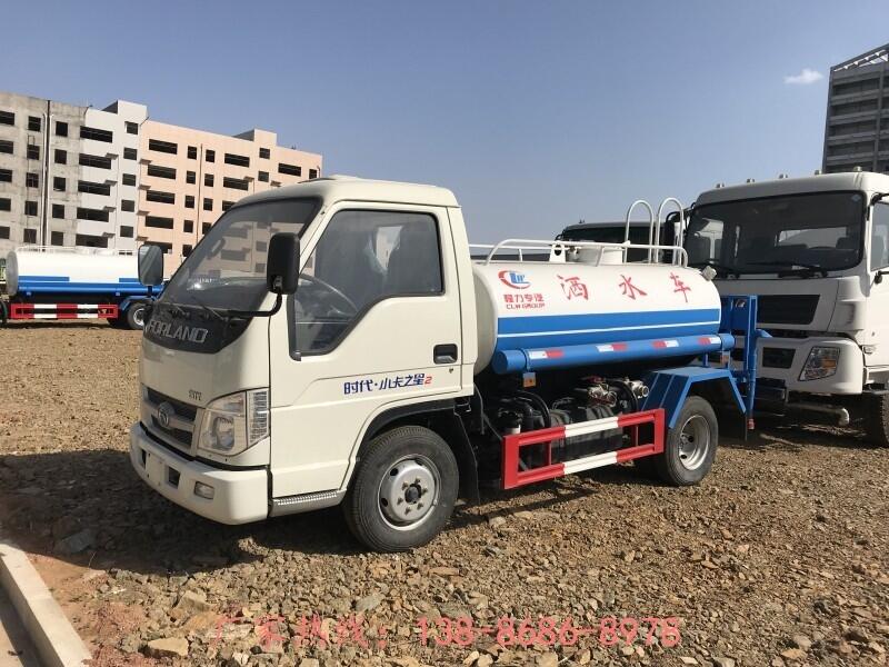 海倫山東綠化灑水車灑水車一臺(tái)多少錢