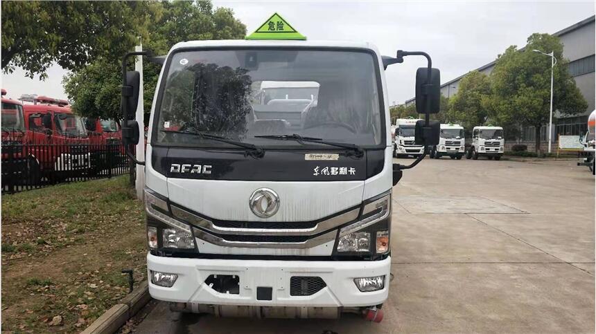 東風牌3噸油罐車 新規(guī)油罐車 C照可開油罐車