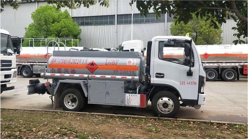 东风多利卡2吨油罐车 小型油罐车 东风天锦油罐车