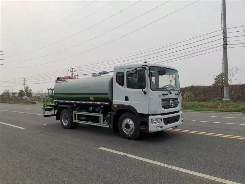 东风多利卡12方洒水车 -12吨洒水车介绍 -宏宇洒水车