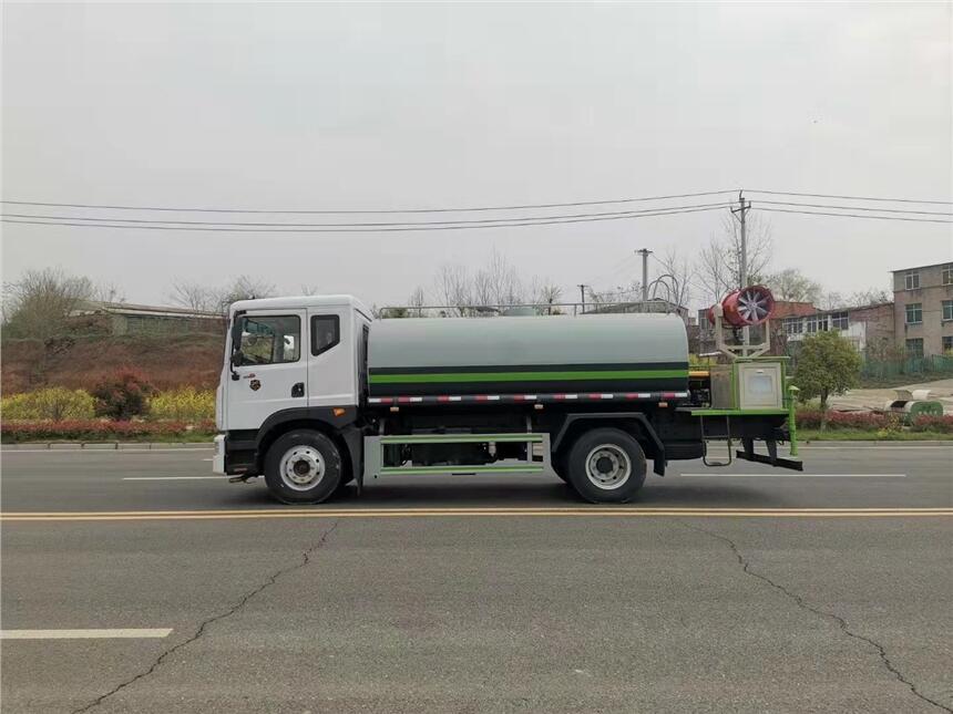 東風(fēng)多利卡D9灑水車 -各類灑水車出售 -宏宇灑水車