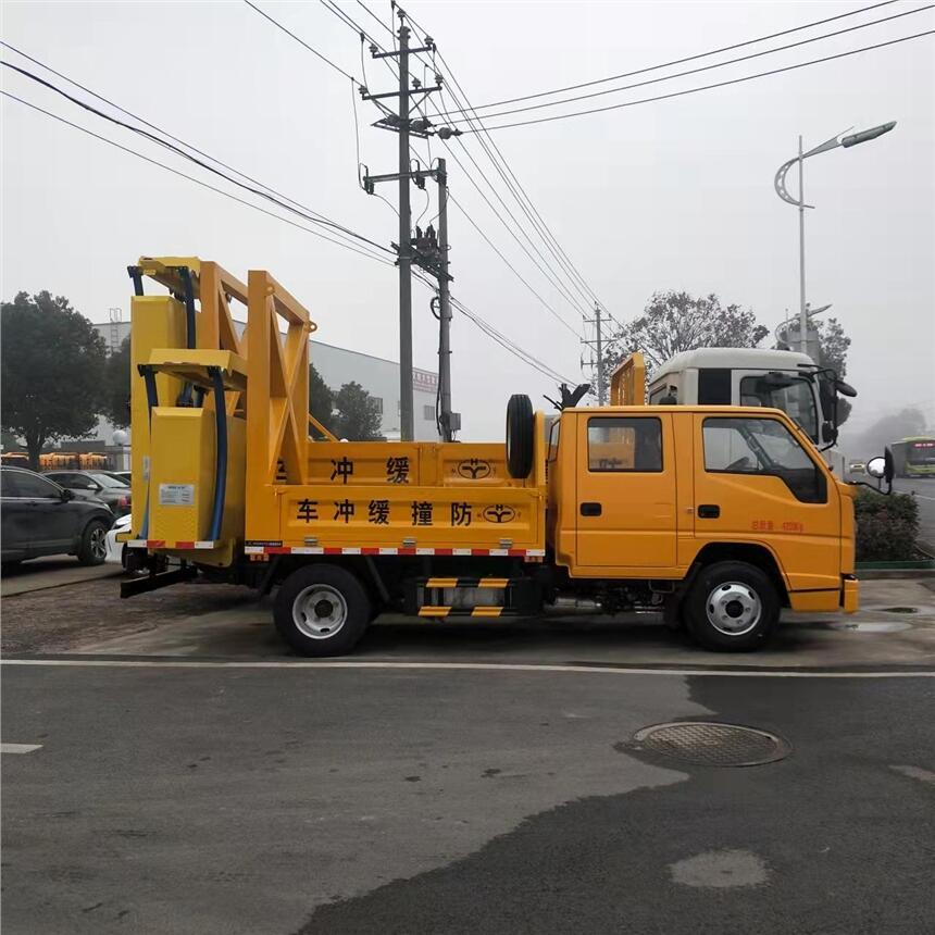 防撞緩沖車生產(chǎn)廠家 小型道路避撞車配置