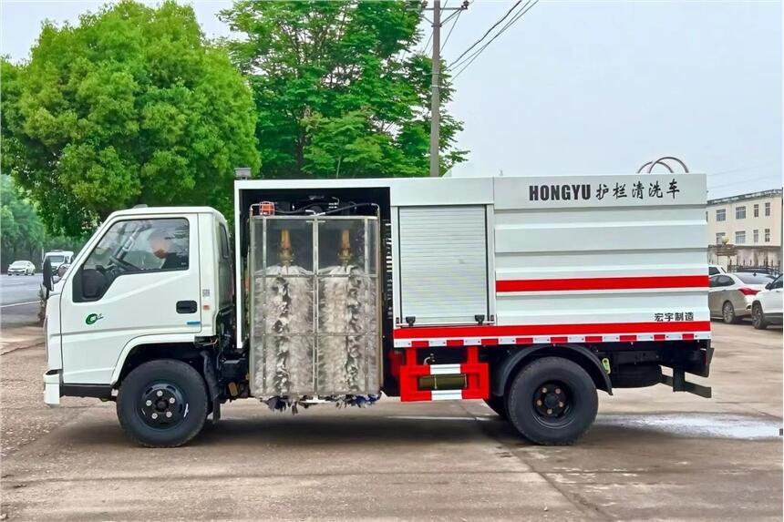 护栏清洗车 黄牌护栏清洗车 除雪滚刷加装