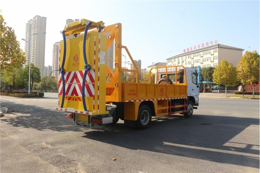 首頁-防撞緩沖車
防撞緩沖墊
防撞緩沖塊-車載式安全防護裝置