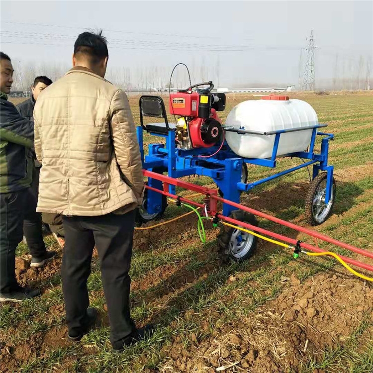 漳州 规格乘坐式小型四轮打药机 宽轮距烤烟地打药机