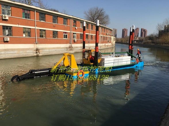 浙江绍兴全液压挖泥船清理河道效率高