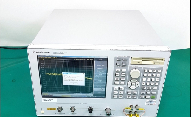 agilent 8753ES S-參數(shù)矢量網絡分析儀， 30 kHz至6 GHz