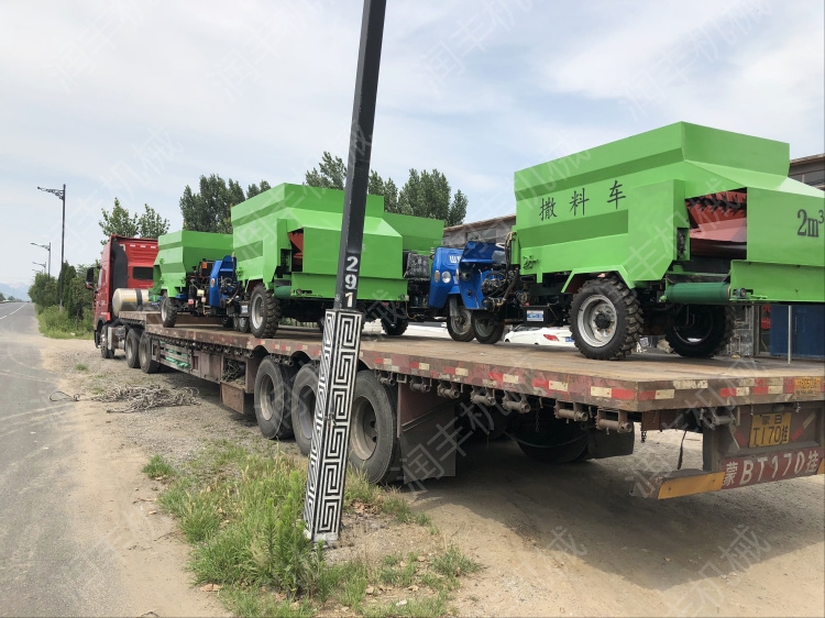 合作杜泊绵羊投料车 山地养殖喂羊车 大型羊舍养殖饲料车