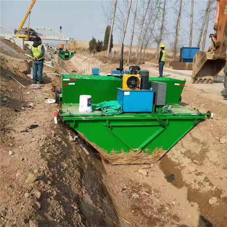 襯砌機U型農(nóng)用水渠成型機自走式渠道成型機 混凝土水渠滑模襯砌機