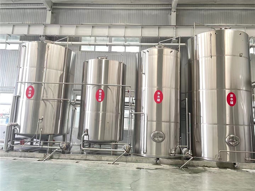 沈陽精釀啤酒廠年產(chǎn)4萬噸啤酒設備廠家大型自動化啤酒設備