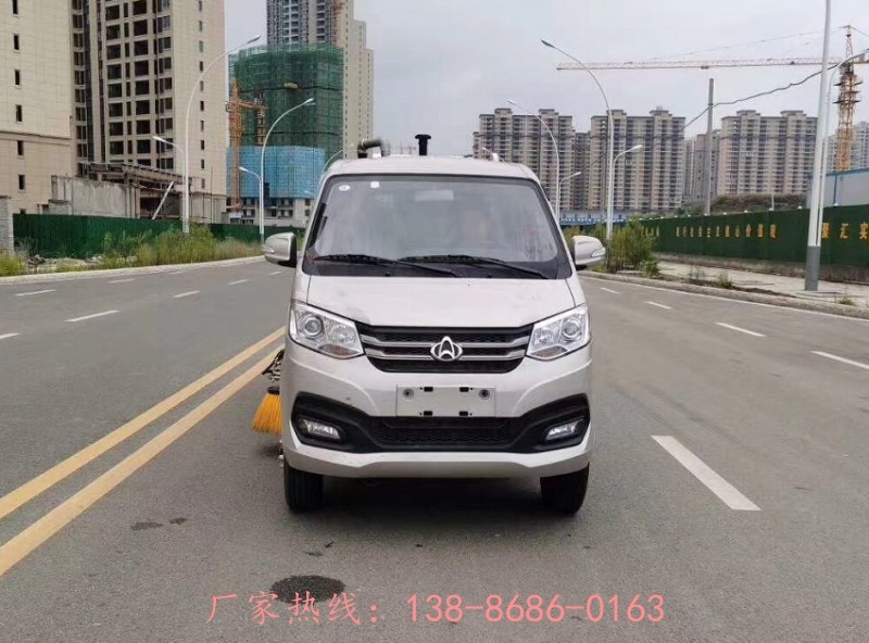 公路清掃車價(jià)格東風(fēng)輕型掃路車代理商