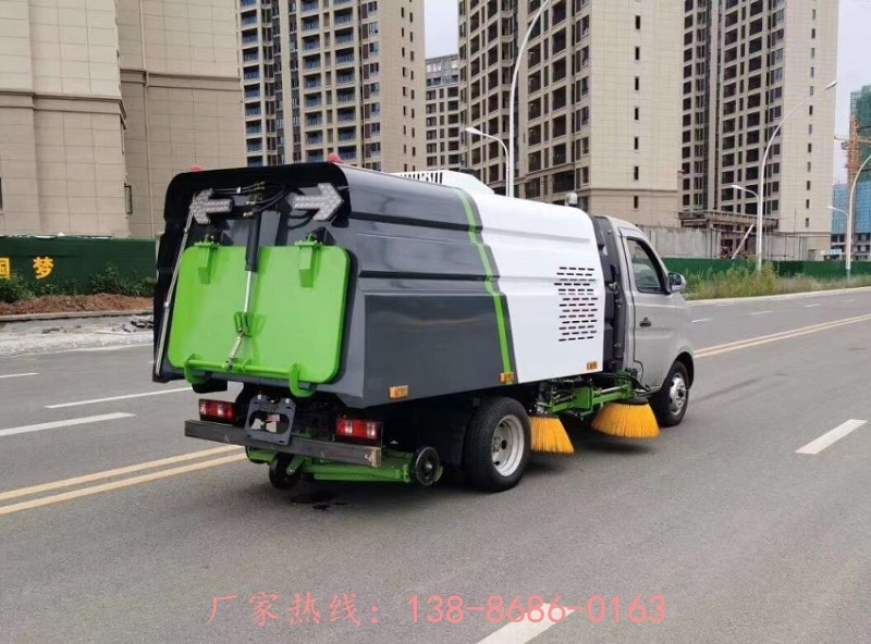 清掃車多少錢一臺哪里有道路清掃車廠家供貨