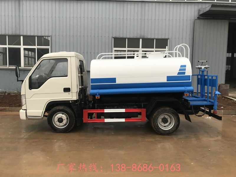 湖北灑水車(chē)價(jià)格廠家直銷(xiāo)電話號(hào)碼程力集團(tuán)灑水車(chē)廠家地址在哪里呀