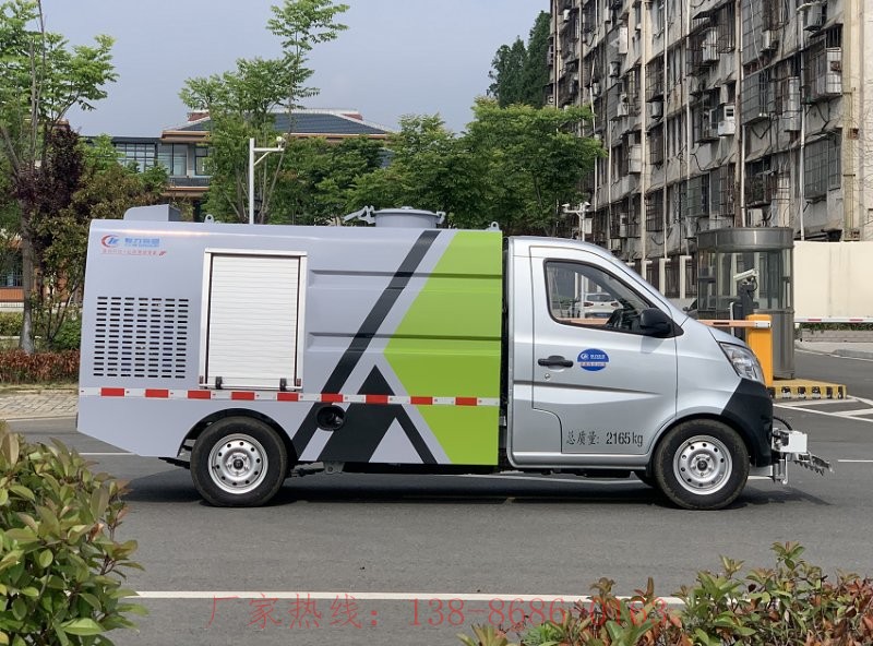 高速清掃車價格及圖片小型清掃車清掃路面