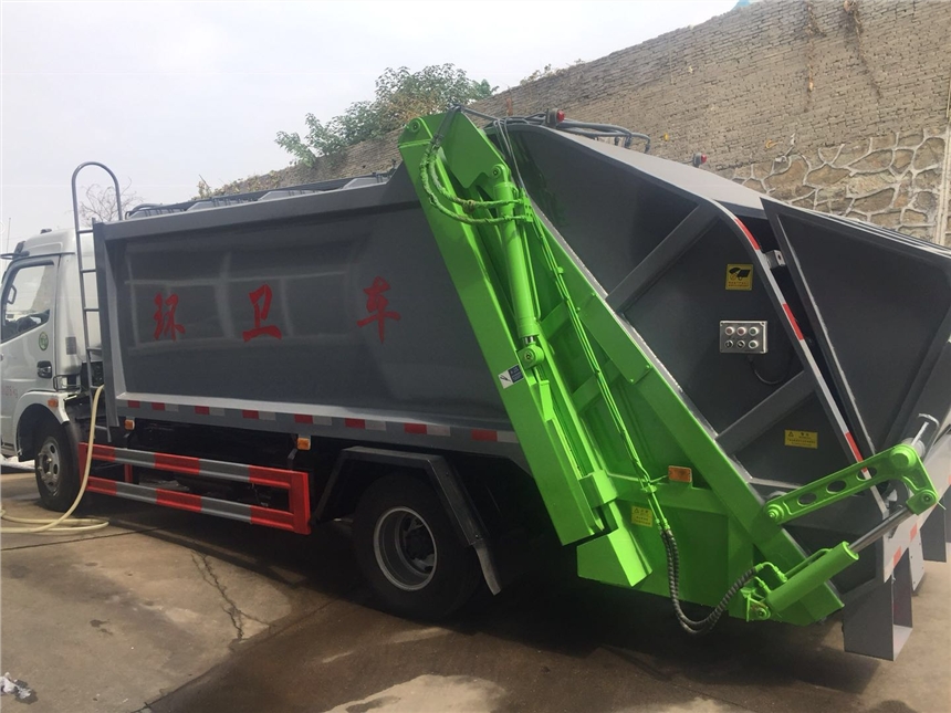 雷克薩斯是垃圾車嗎_福田掛桶垃圾車好垃圾車