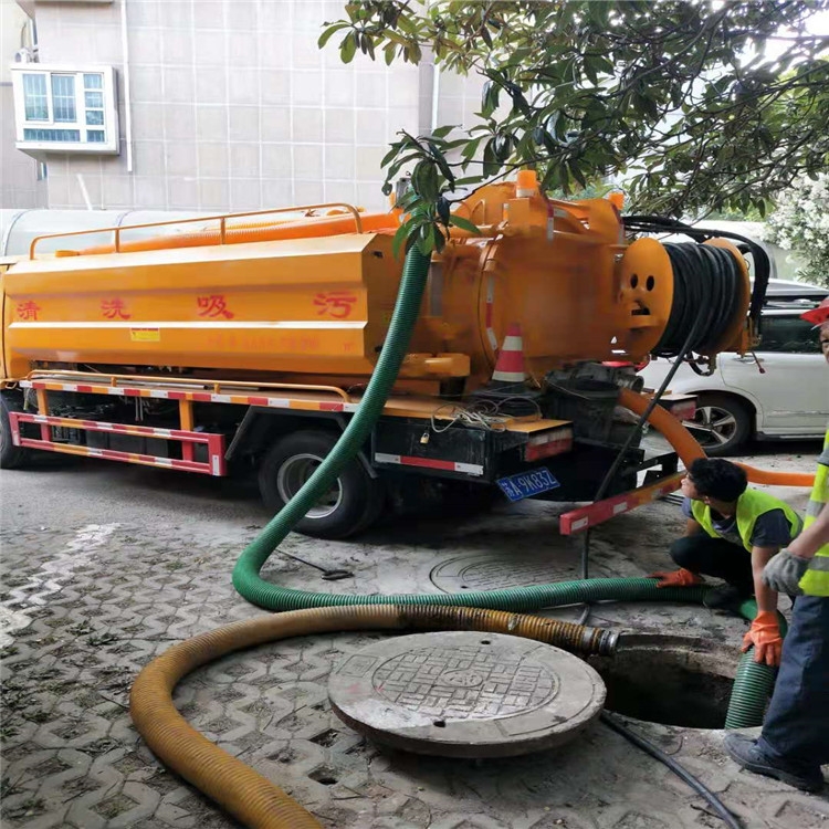 南通通州區(qū)清理化糞池電話 抽糞 抽污水 抽油池