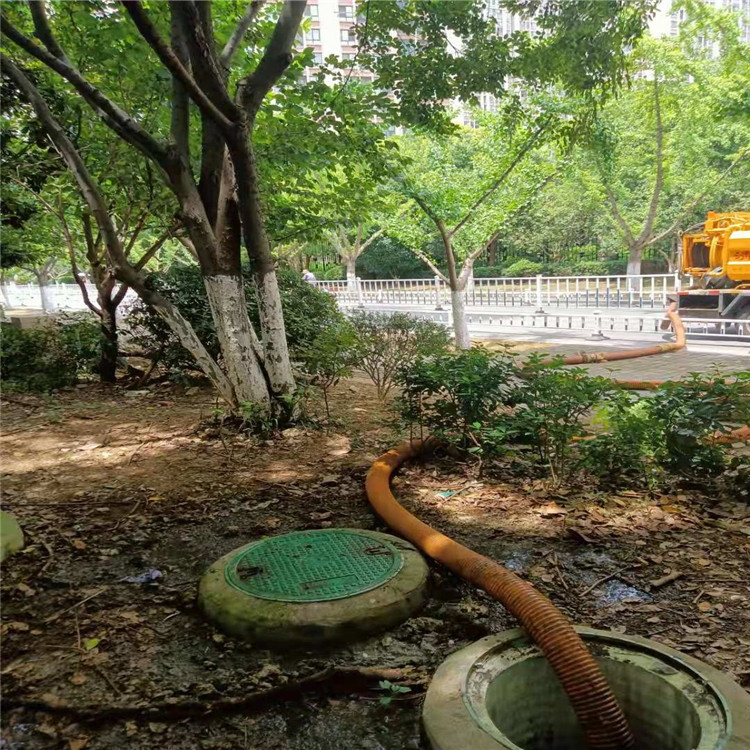 江陰利港鎮(zhèn)清理污水池 吸污環(huán)衛(wèi)抽糞經(jīng)驗豐富 服務(wù)周到