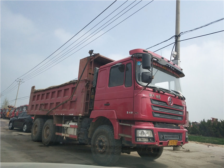 广西北海德龙二拖三380平板车高低板半挂货车