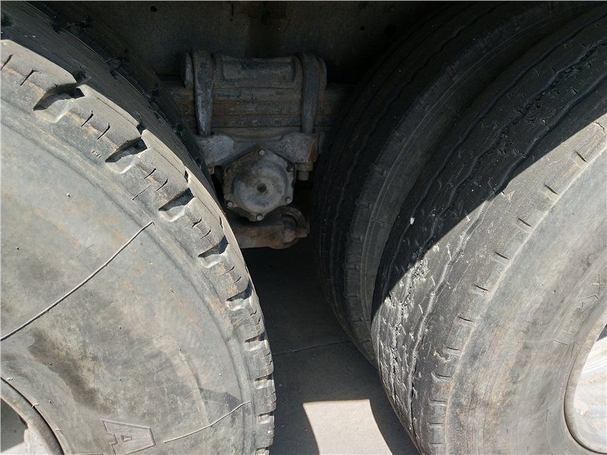 广西百色二手天龙拖头车340 375雷诺拖挂车