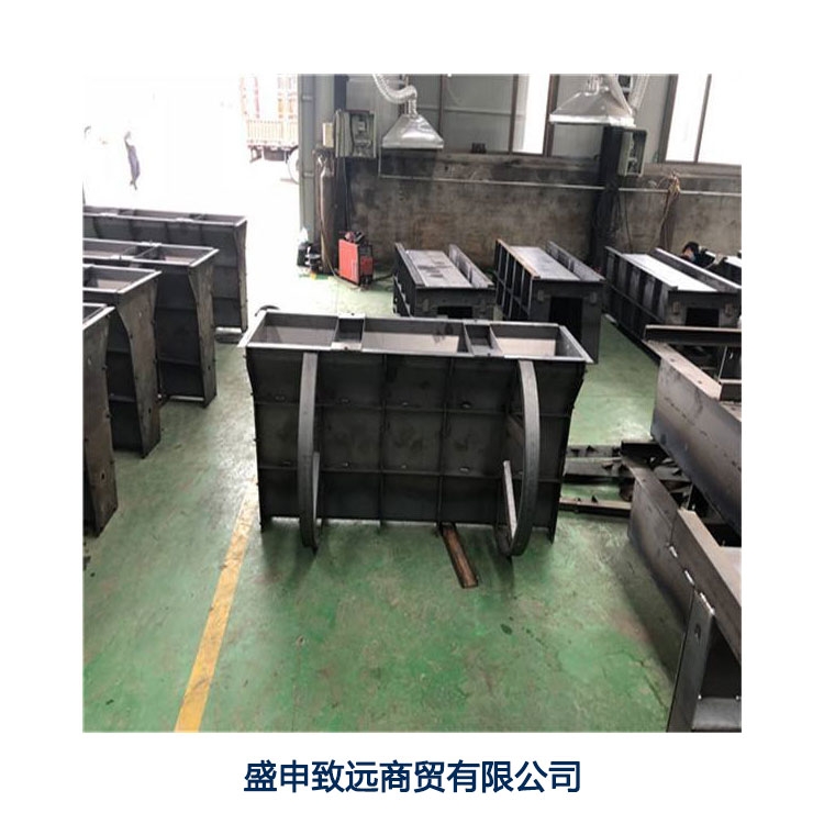 公路隔离墩钢模具新型水泥隔离墩钢模具栏杆隔离带模具厂