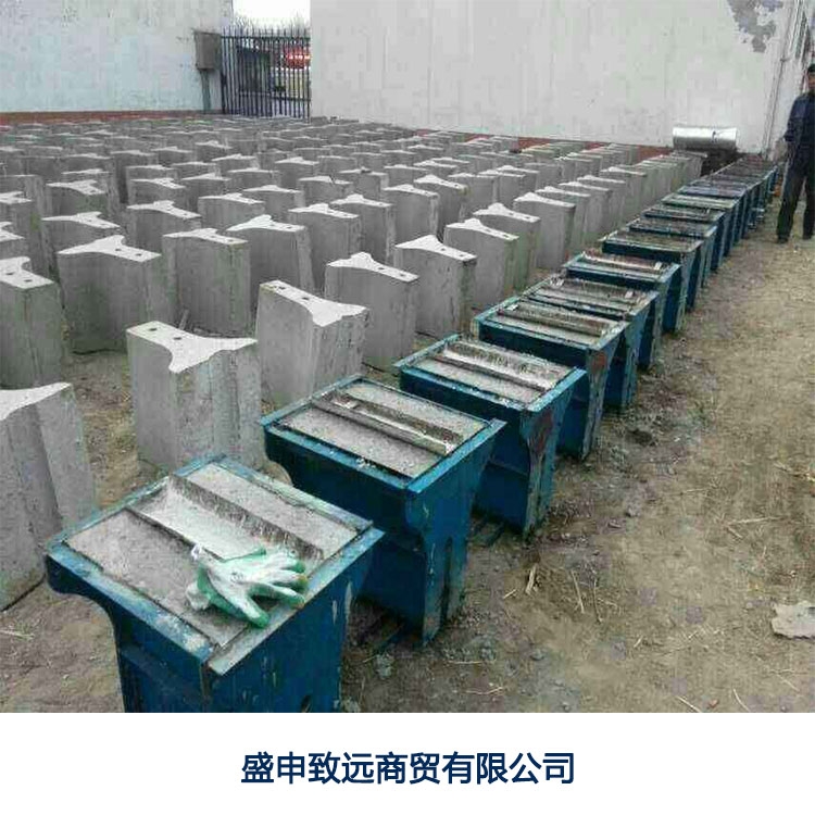 定做隔离墩钢模具移动式隔离带模具批发预制隔离带模具