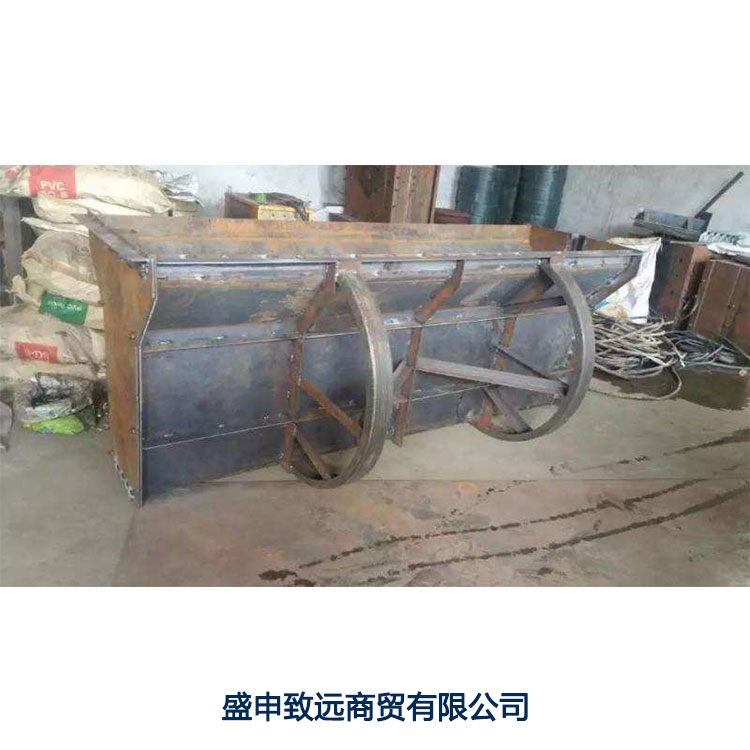 高速公路隔離墩鋼模具交通隔離帶模具制作欄桿隔離帶模具