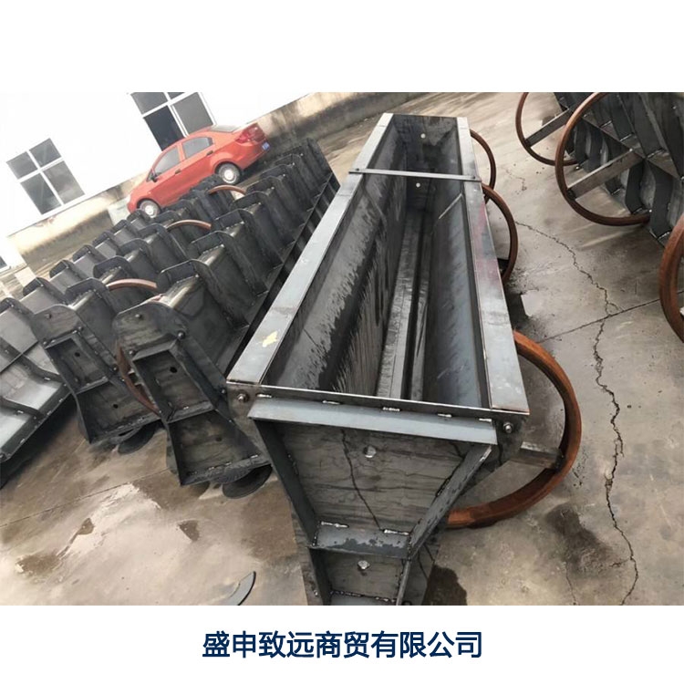 哪里隔離墩鋼模具便宜公路水泥隔離墩鋼模具交通隔離帶模具價(jià)格