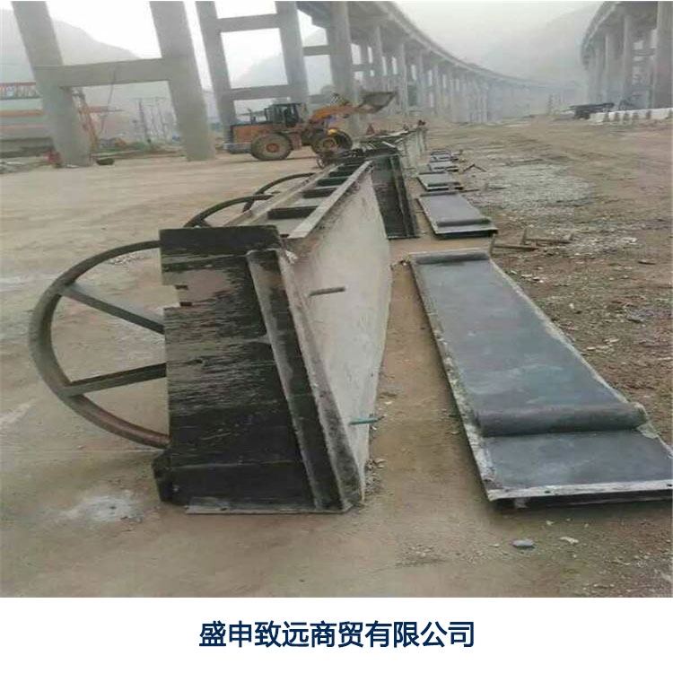 定做隔离墩钢模具防撞隔离墩模具栏杆隔离带模具厂