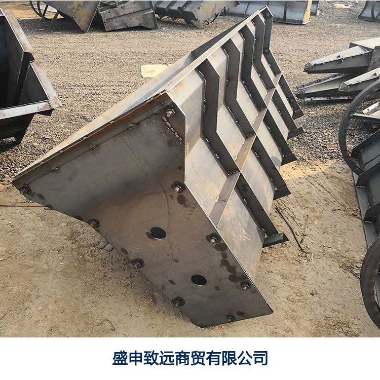 公路隔离墩钢模具移动式隔离带模具加工交通隔离带模具厂