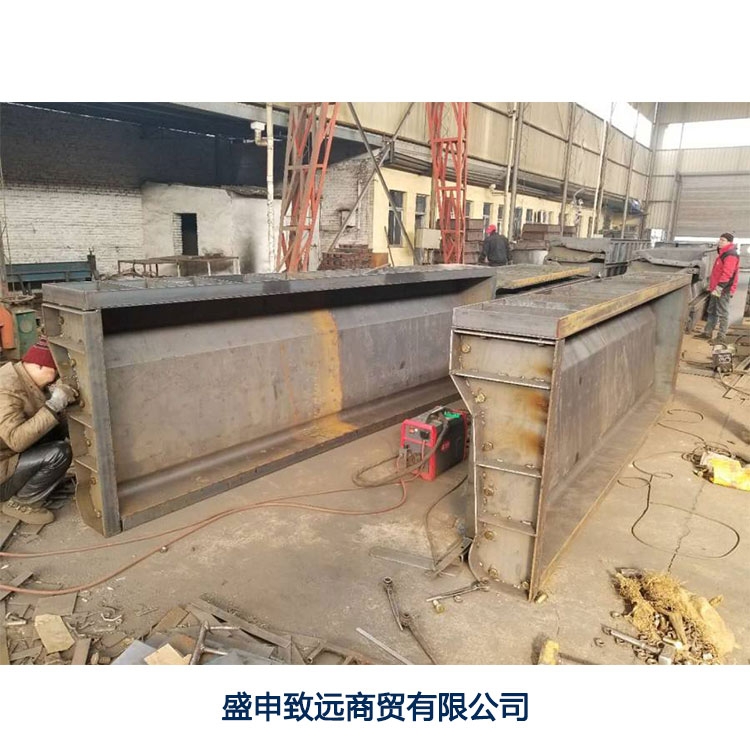 水泥隔离墩钢模具交通隔离带模具生产厂家栏杆隔离带模具